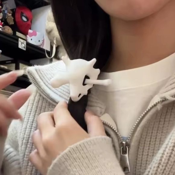 Pokemon Unique Cubone Hair Stick Clip Glow In The Dark - Picture 3 of 9